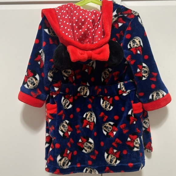 Minnie Mouse Character Robe - Picture 2 of 5